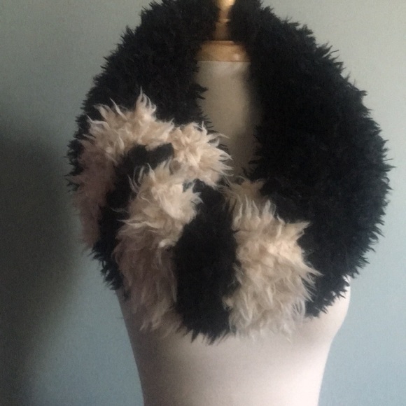 Infinity scarf - Picture 1 of 4